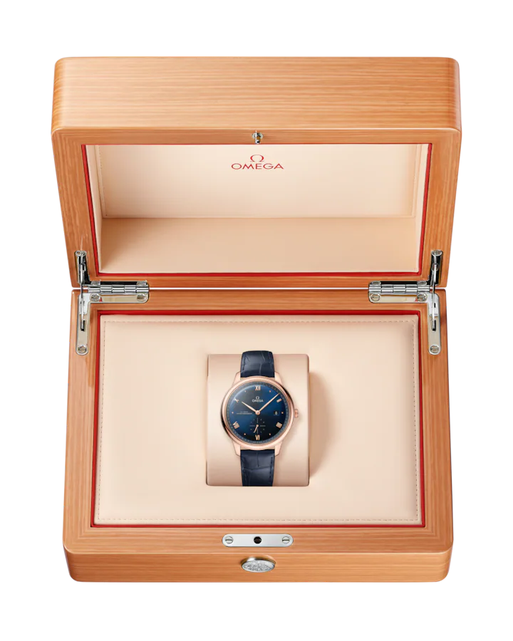 DE VILLE
PRESTIGE
41 mm, Sedna™ gold on leather strap